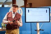 Der Kabarettist Veri erklärt die neue Website und App der Luzerner Zeitung und ihrer Regionalausgaben. (Bild: Jakob Ineichen, Stans, 16.06.2018)