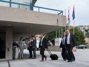 Ankunft der Delegierten der Raiffeisen Gruppe Schweiz an der Delegiertenversammlung in Lugano. (Bild: KEYSTONE/TI-PRESS/DAVIDE AGOSTA)
