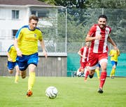 Mit zwei Treffern und einer Torvorlage war Uzwils Kristian Nushi (links) in Hergiswil die grosse Figur. Bild: Claudio Attolini
