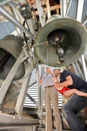 Die Besucher dürfen den Turm der Kirche in Scherzingen besteigen. (Bild: Donato Caspari)