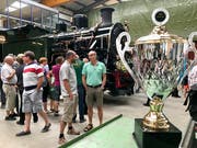 Der Pokal, der Projektleiter Jakob Knöpfel für seine Ausdauer ehrt.