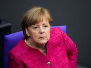 Die grosse Koalition unter der Führung von Angela Merkel verliert bei den Wählern in Deutschland an Zustimmung. (Bild: KEYSTONE/AP/MARKUS SCHREIBER)