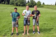 Die drei Toggenburger Festsieger Appiwat Grob, Marco Forrer und Manuel Bollhalder (von links). (Bild: Pascal Schönenberger)