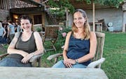 Aisha Scholtes stiess mit ihrer Idee eines Kinderhorts bei Fabienne Salathé auf offene Ohren. (Bild: Christine Luley)