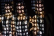 Als Maya Horowitz in den israelischen Armeedienst eingezogen wurde, verstand sie von Nullen und Einsen nichts. Nach ein paar Monaten war sie Cyber-Expertin in Kriegseinsätzen. (Bild: Alamy)