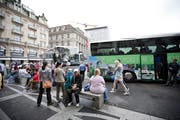 Der Luzerner Schwanenplatz ist ein Hotspot für Car-Touristen. Doch wie lange noch?Darüber entscheidet die Stadtluzerner Politik.Archivbild Manuela Jans