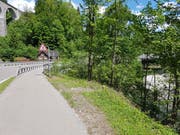 Wie sicher ist der Schulweg in Lütisburg? Der Schulrat prüft den Einsatz eines Lotsendienst. (Bild: Martina Signer)