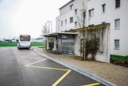 Die Busse von Wil Mobil verkehren auch in Zukunft über die Haltestelle Bahnhof Süd. (Bild: Roman Scherrer)