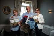 Good-Soaps-Gründerin Regine Schneider und -Finanzchef Remo Richli sowie Agnes Neher von der Klimastiftung Schweiz (von links nach rechts) bei der Präsentation im Hotel Schweizerhof in Luzern. (Bild: Dominik Wunderli)
