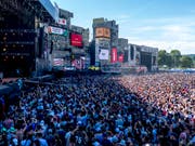 Voll wie im letzten Jahr dürfte es vor den Bühnen am Openair Frauenfeld mit Sicherheit werden. Ob auch das Wetter mitspielt, weiss nur Petrus. (Bild: Archiv: Keystone-SDA/NICK SOLAND)
