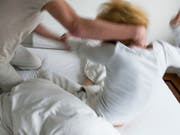 Die Opferhilfe ist im vergangenen Jahr so oft angerufen worden wie nie zuvor. (Bild: KEYSTONE/LUIS BERG)