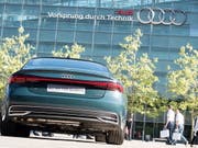 Nach der Verhaftung von Audi-Chef Rupert Stadler übernimmt Bram Schot interimistisch das Steuer am Hauptsitz in Ingolstadt. (Bild: KEYSTONE/EPA/LUKAS BARTH)