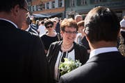 Blumen für die höchste Luzernerin: Hildegard Meier-Schöpfer feiert ihre Wahl. Bild: Jakob Ineichen (Willisau, 19.Juni 2018)
