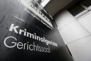 Eingangsbereich beim Kriminalgericht Luzern am Alpenquai.