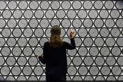 Die interaktive Dart-Installation von Jacob Dahlgren. Wo viele Ziele sind, ist Verwirrung. (Bild: Manuela Matt/PD)