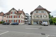 Rechts das Möschingerhaus. Es soll abgebrochen werden, obwohl der Kanton es für wertvoll erachtet.