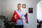Der 57-jährige Vića Mitrović hofft auf ein 1:1-Unentschieden. (Bild: Michel Canonica)
