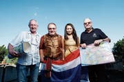 Peter Duss, Dani Burkard, Sudarat Khambaomueang und Bärti Reichel (von links) freuen sich auf den Anlass vom Samstag. (Bild: Stefan Kaiser (Hünenberg, 19. Juni 2018))