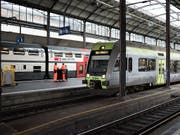 Die BLS findet sich mit dem Entscheid des BAV ab: Sie wird ab Dezember 2019 die zwei zugesprochenen Verkehrslinien Bern - Biel und Bern - Burgdorf - Olten befahren. (Bild: KEYSTONE/CHRISTIAN BEUTLER)