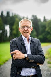 Wurde als Co-Autor für ein Buch über Toni Brunner angefragt: Hanspeter Trütsch.
