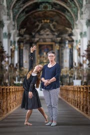 Robina Steyer und Hildegard Aepli in der Kathedrale. (Bild: Michel Canonica)