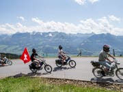 Besonders beliebt bei Töffli-Fans: Touren in ländlichen Gegenden. (Bild: ARCHIV KEYSTONE/ALEXANDRA WEY)