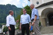 Die drei Hauptverantwortlichen (von links): Remo Zberg (Gemeindepräsident), Niklaus Reinhard (Juryleiter) und Martin Dudle (Kirchgemeindepräsident).