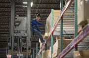 Im Warenlager des US-Onlinehändlers Wayfair. (Bild: Scott Eisen/Bloomberg, Westborough, 24. Mai 2016)