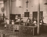 Küche des Pflegeheims Steinhof in früheren Jahren.