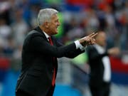 Klare Anweisungen: Vladimir Petkovic coacht sein Team zum wichtigen Sieg gegen Serbien (Bild: KEYSTONE/AP/VICTOR CAIVANO)
