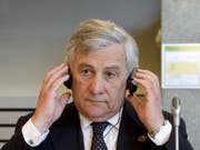 Der EU-Parlamentspräsident Antonio Tajani sagt in einem Interview, die EU-Mitgliedstaaten sollten nicht nur auf ihre eigenen Interessen schauen. (Bild: KEYSTONE/APA/APA/HERBERT NEUBAUER)