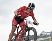 Linda Indergand (links) auf dem Weg zu Bronze, für die Nidwaldnerin Alessandra Keller (unten) reicht es schliesslich sogar zu Gold bei den U23. (Bilder: Urs Hanhart (Andermatt, 24. Juni 2018)