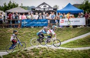 An der Einweihung des BMX-Parks in Weinfelden wurde reichlich Renn-Action geboten.(Bild: Reto Martin)