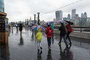 Unschön, wenn man am Reiseort plötzlich die online gebuchte Unterkunft nicht mehr hat. (Bild: Stephen Chung/Alamy)