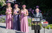 Eröffnungsfeier im Rosengarten Harmonie: OK-Präsident Bernhard Bischof heisst die Gäste in Bischofszell willkommen. (Bild: Reto Martin)