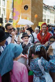 Migrantinnen und Migranten machen mit beim interkulturellen Begegnungstag und sind bemüht um Integration. Politische Partizipation ist dagegen bis heute nicht ihr Ding. (Bild: Michel Canonica (16.Juni 2018))