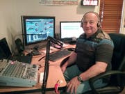 DJ John Watson aus Te Aroha, Neuseeland, erreicht mit seinem Gratis-Schlafradio Fans von Ozeanien bis in die Antarktis. Die Erfolgsrate seiner Wiegenlieder für Erwachsene schätzt er auf 70 Prozent. (Bild: Keystone/privat/John Watson)