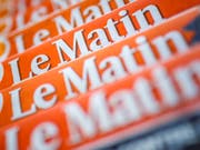 Die Printausgabe der Westschweizer Zeitung «Le Matin steht vor dem Aus. Tamedia will das Blatt Ende Juli einstellen. 41 Mitarbeitende droht der Verlust der Stelle. (Bild: Keystone/VALENTIN FLAURAUD)