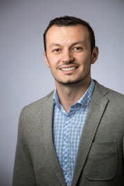Der Wiler Stadtparlamentarier Arber Bullakaj sieht im Symbol kein politisches Problem. (Bild: zvg)