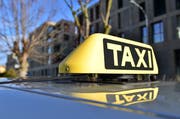 Das Rufsammeltaxi bringt einem in den Randzeiten günstig an den Bahnhof beziehungsweise nach Hause. (Bild: Max Eichenberger)
