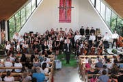 Chor und Orchester wurden mit tosendem Applaus belohnt. (Bild: Max Pflüger)