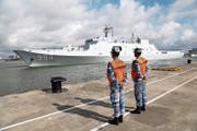 Ein chinesisches Militärschiff verlässt den Hafen von Zhanjiang. (Getty, 11. Juli 2017)