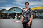 Marlis Krummenacher vor der Landi Buchrain. (Bild: Boris Bürgisser (21. Juni 2018))