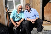 Hanspeter Müller-Drossaart (rechts) im Gespräch mit Regisseur Livio Andreina.