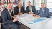 Von links: Beat Hirs, Gemeindepräsident Rorschacherberg; Thomas Müller, Stadtpräsident Rorschach; Marc Mächler, Regierungsrat und Dominik Gemperli, Gemeindepräsident Goldach. (Bild: zVg)