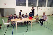 Die Müllersburschen üben einen «Freeze», eine «Einfrierung». (Bild: Michael Hug)