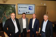 Vertraten gestern die Mitgliederfirmen der Gruppe Zuger Generalunternehmer (GZGU): Nick Staub von der Aula AG, Martin Lenz Senior von der Martin Lenz AG, Beat Stocker von der Alfred Müller AG und Philipp Peikert von der p-4 AG (v. l.). (Bild: Daniel Frischherz (Zug, 26. Juni 2018))