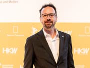 Carlo Chatrian letzten Freitag in Berlin, nachdem seine Ernennung zum künstlerischen Leiter der Berlinale ab 2020 bekannt gegeben wurde. Das Locarno Festival wird kaum Probleme haben, ihn zu ersetzen: Es seien etliche Kandidaturen von hoher Qualität und Kompetenz eingetroffen, heisst es. (Bild: Keystone/DPA/CHRISTOPH SOEDER)