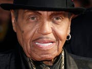 Joe Jackson, der Vater des «King of Pop» Michael Jackson, ist tot. (Bild: Keystone/EPA/IAN LANGSDON)