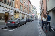 Ein Blick auf die Parkplätze in der Engelgasse (Bild: Urs Bucher - 28. Oktober 2013)